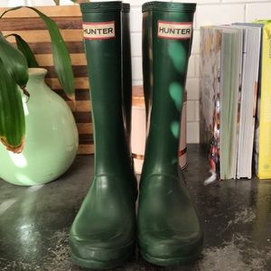 Hunter green boots size 1